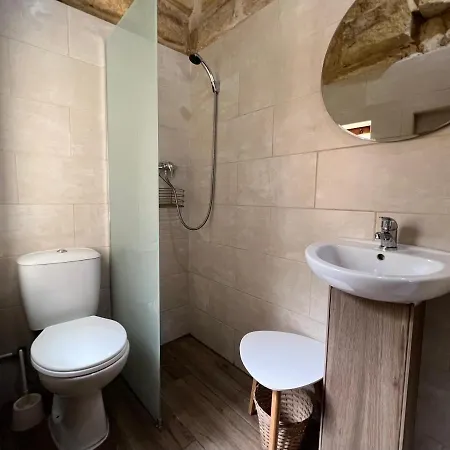 Tiny Farmhouse *